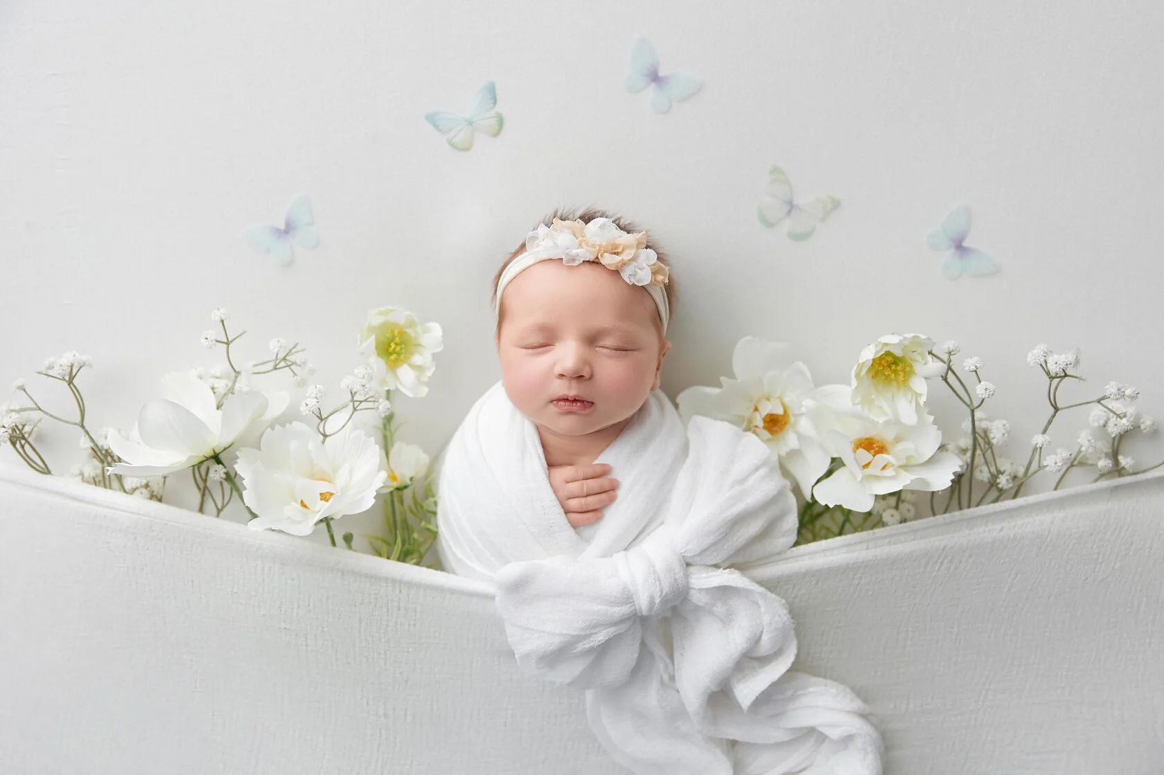 Why You Should Book A Newborn Photographer Early